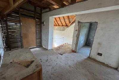 Casă cu 11 camere cu Canalizare în Brănești - 29