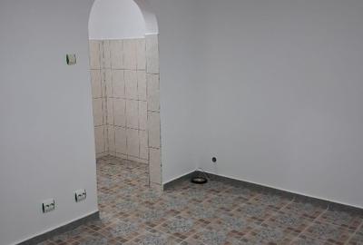 Apartament cu 2 camere decomandat în Berceni