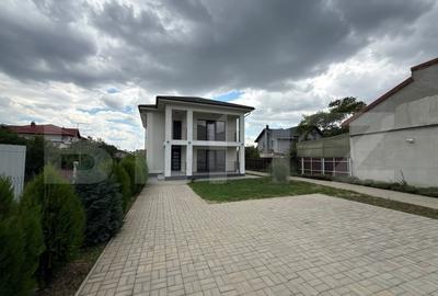 Casă individuală cu 4 camere cu Canalizare în Mihai Bravu