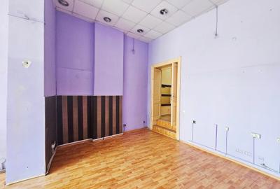 Spațiu comercial, de 75 mp, în Central - 4