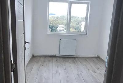 Apartament cu 3 camere în Dâmbu Pietros - 1