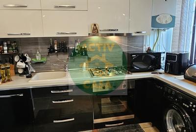 Apartament cu 3 camere semidecomandat în Est