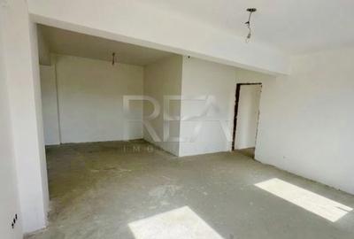 Apartament cu 3 camere decomandat în Aviației