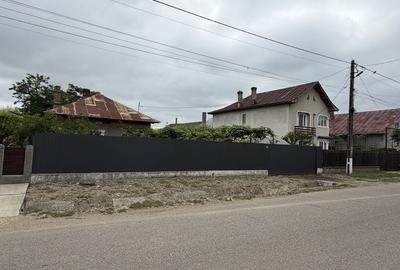 Casă cu 4 camere în Jugureni - 2
