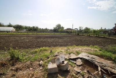 Teren Construcții intravilan de 492 mp, în Lazu - 4
