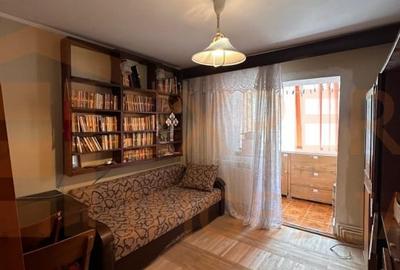 Apartament cu 4 camere decomandat în Poarta 6 - 3