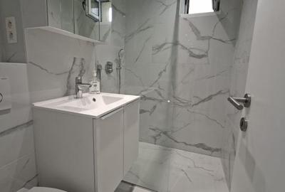 Apartament cu 3 camere decomandat în Republicii