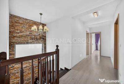 Casă cu 5 camere cu Teren 650 Mp în Stupini