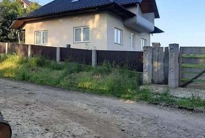 Casă cu 4 camere în Iaslovăț - 1
