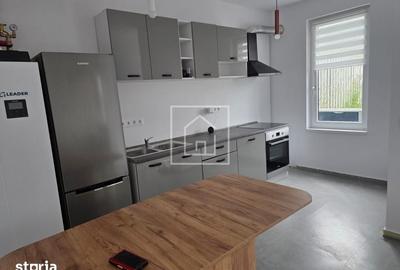 Casă cu 5 camere cu Teren 160 Mp în Cristian