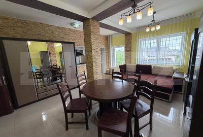 Apartament cu 2 camere semidecomandat, mobilat în Periferie
