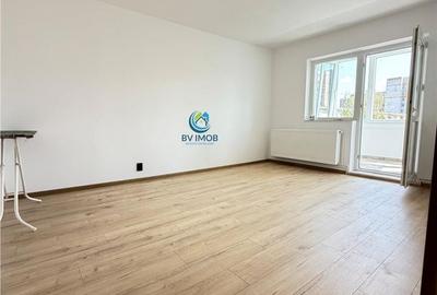 Apartament cu 3 camere decomandat în Astra