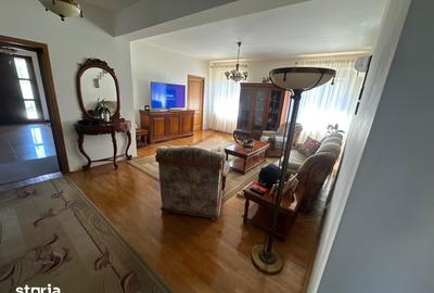 Casă cu 10 camere cu Canalizare în Sisești - 10