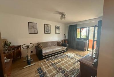 Apartament cu 3 camere decomandat în Tineretului - 2