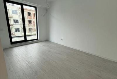 Apartament cu 2 camere decomandat în Drumul Taberei
