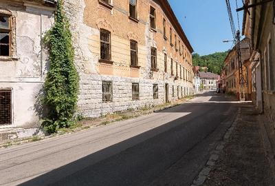 Casă cu Teren 860 Mp în Central - 5
