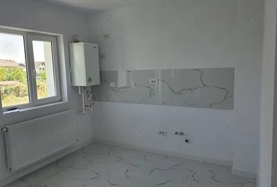 Apartament cu 4 camere semidecomandat în Central