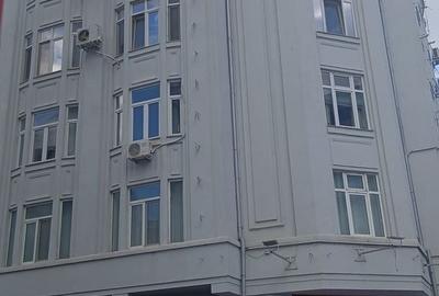 Apartament cu 4 camere decomandat în P-ța Unirii
