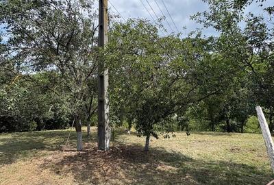 Teren de 2200 mp, în Central