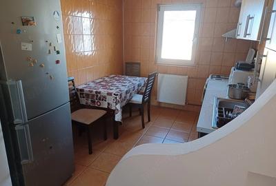 Apartament cu 2 camere semidecomandat în Complex Studențesc