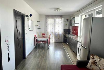 Apartament cu 2 camere semidecomandat, mobilat în Florești