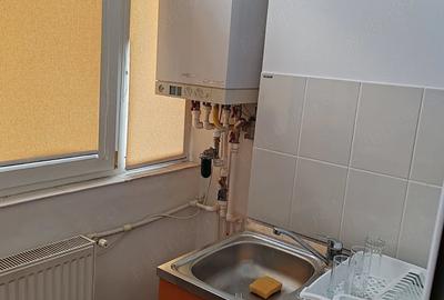 Apartament cu 4 camere semidecomandat în Central