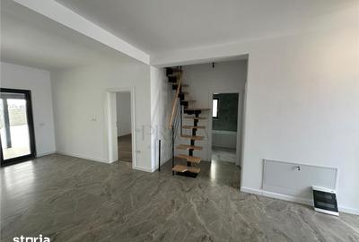 Casă cu 4 camere cu Teren 275 Mp în Central