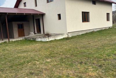 Casă cu 4 camere în Crăciunești - 2