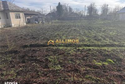 Casă cu 4 camere cu Teren 1550 Mp în Fulga - 2