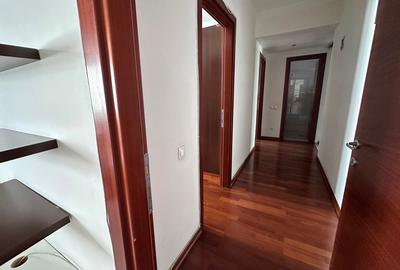 Apartament cu 3 camere în Victoriei