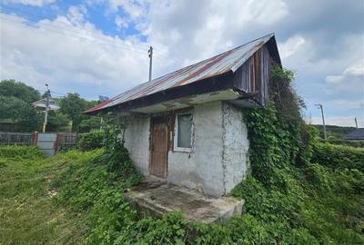 Casă cu 2 camere cu Teren 300 Mp în Luncani
