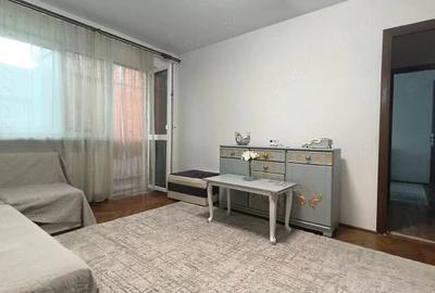 Apartament cu 2 camere semidecomandat în Piața Centrală