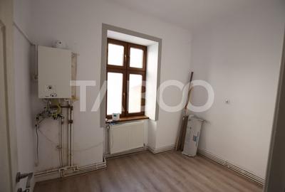 Spațiu comercial, de 75 mp, în Central - 5