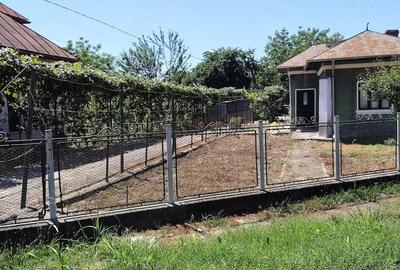 Casă cu 4 camere cu Teren 625 Mp în Central