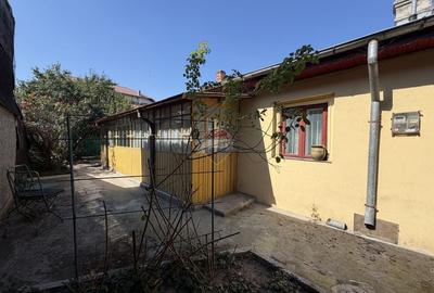 Casă cu 3 camere cu Teren 251 Mp în Andronache