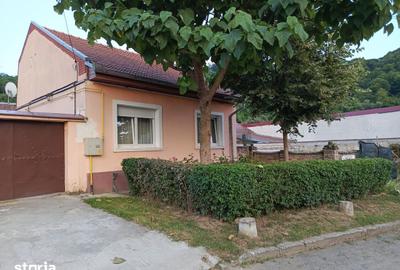 Casă cu 4 camere cu Teren 432 Mp în Central - 7