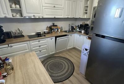Apartament cu 4 camere decomandat în Plopilor