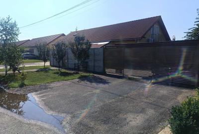 Casă cu 3 camere în Bucovăț (Dumbrava)