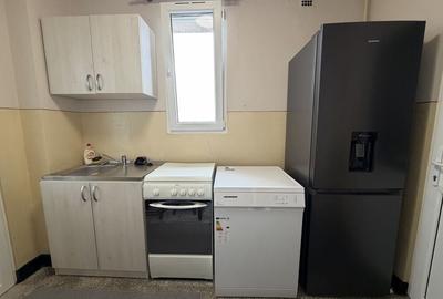 Apartament cu 2 camere decomandat în Titan