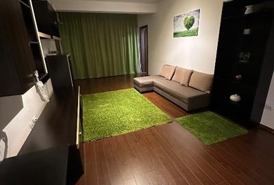 Apartament cu 3 camere semidecomandat, mobilat în Central