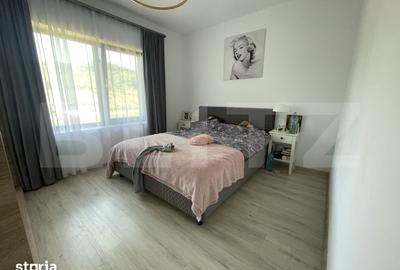 Casă cu 4 camere cu Teren 680 Mp în Pericei - 9
