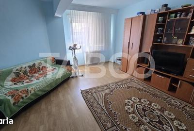 Apartament cu 2 camere decomandat în Ștrand