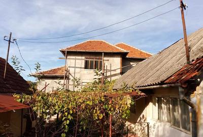 Casă cu 4 camere în Hălmăgel