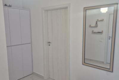 Apartament cu 3 camere decomandat în Apărătorii Patriei - 2