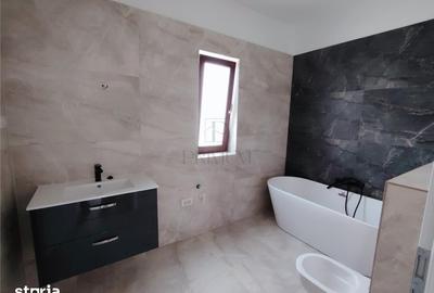 Casă cu 4 camere decomandat cu Teren 300 Mp în Moșnița Veche