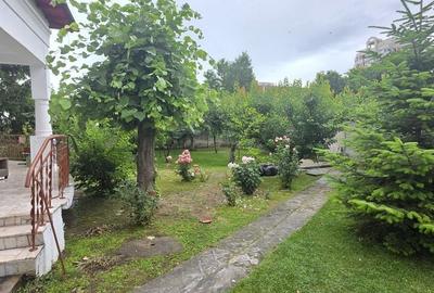 Casă cu 4 camere în Far