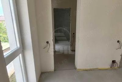 Casă cu 4 camere cu Teren 200 Mp în Central