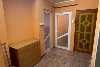 Apartament cu 2 camere decomandat în Micro 16 - 1