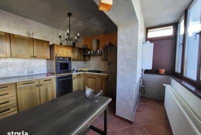Casă cu 6 camere cu Teren 353 Mp în Tractorul - 5