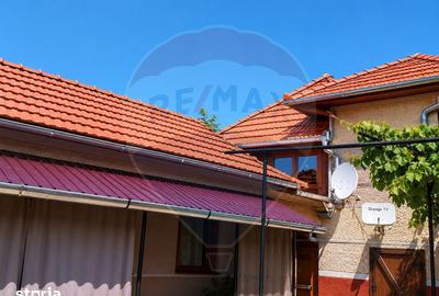 Casă cu 4 camere cu Teren 1150 Mp în Romos